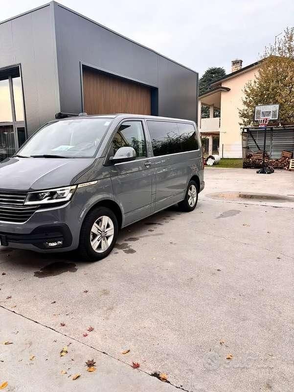 Usata VW Caravelle 150 CV (110 kW) 2021 Monovolume