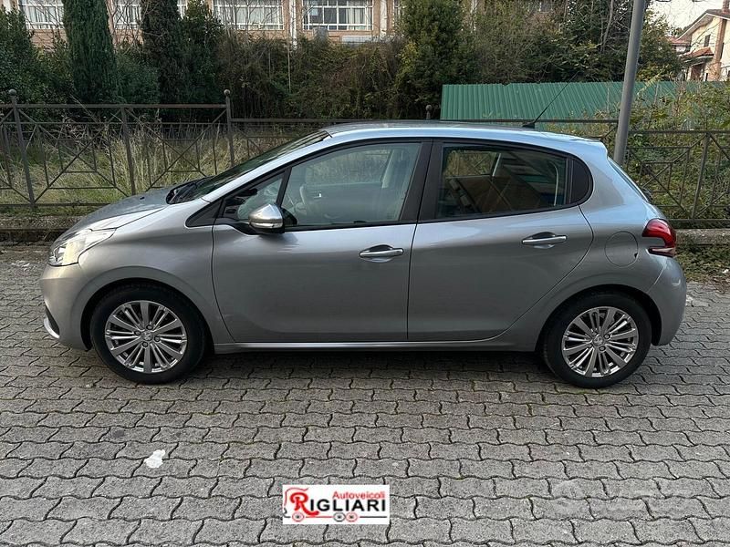 Usata Peugeot 208 Active 83 CV (61 kW) 2019 Grigio Utilitaria