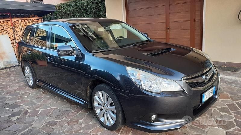 Usata Subaru Legacy 150 CV (110 kW) 2013 Grigio Station wagon