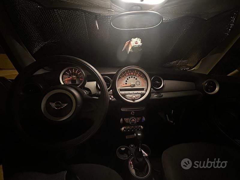Usata Mini Cooper 98 CV (72 kW) 2010 Verde Utilitaria