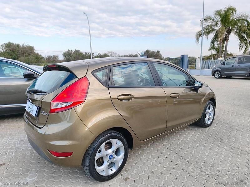 Usata Ford Fiesta Titanium 70 CV (51 kW) 2012 Utilitaria