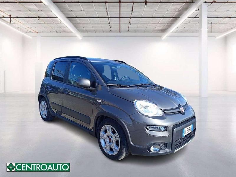 Usata Fiat Panda City Life 69 CV (50 kW) 2023 Grigio metallizzato Utilitaria