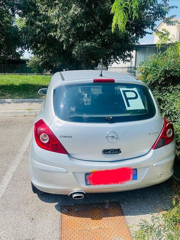 Usata Opel Corsa 75 CV (55 kW) 2008 Grigio Utilitaria