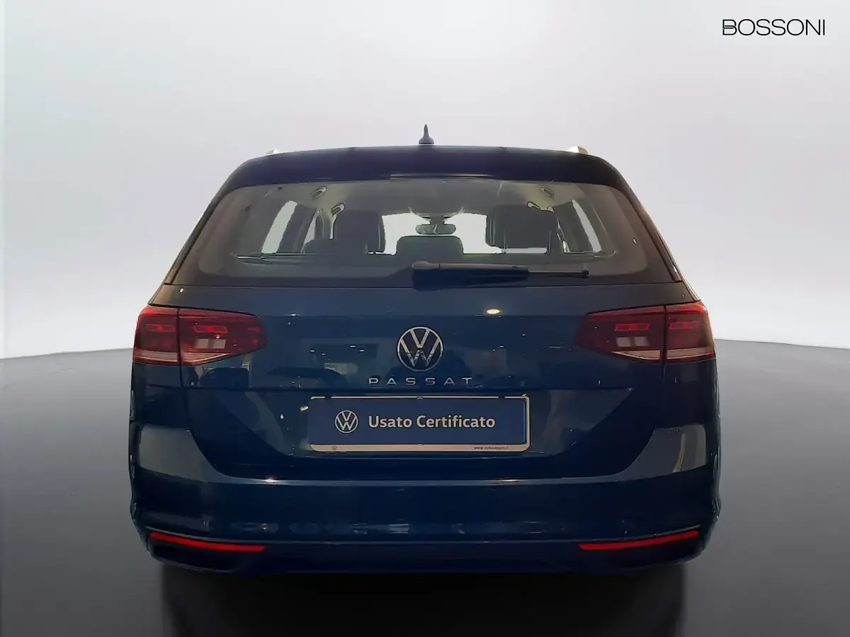 Usata VW Passat Business 150 CV (110 kW) 2023 Blu Station wagon
