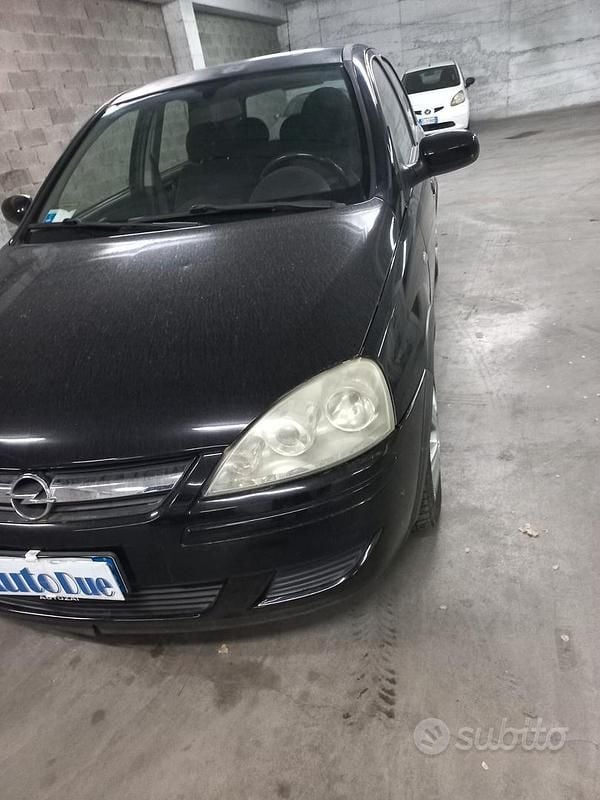 Usata Opel Corsa Club 75 CV (55 kW) 2004 Nero Utilitaria