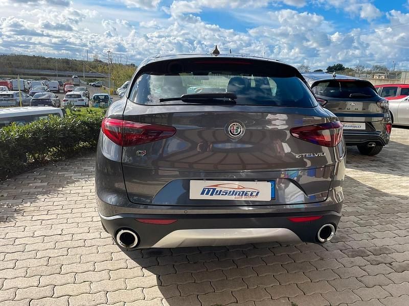Usata Alfa Romeo Stelvio Business 190 CV (139 kW) 2020 Grigio SUV