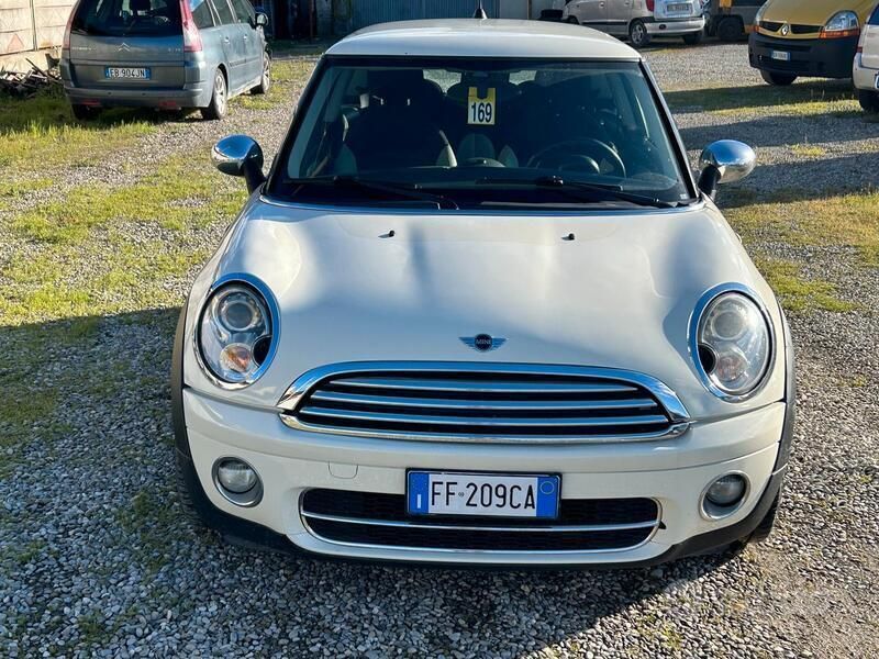 Usata Mini Cooper D 109 CV (80 kW) 2008 Beige Utilitaria