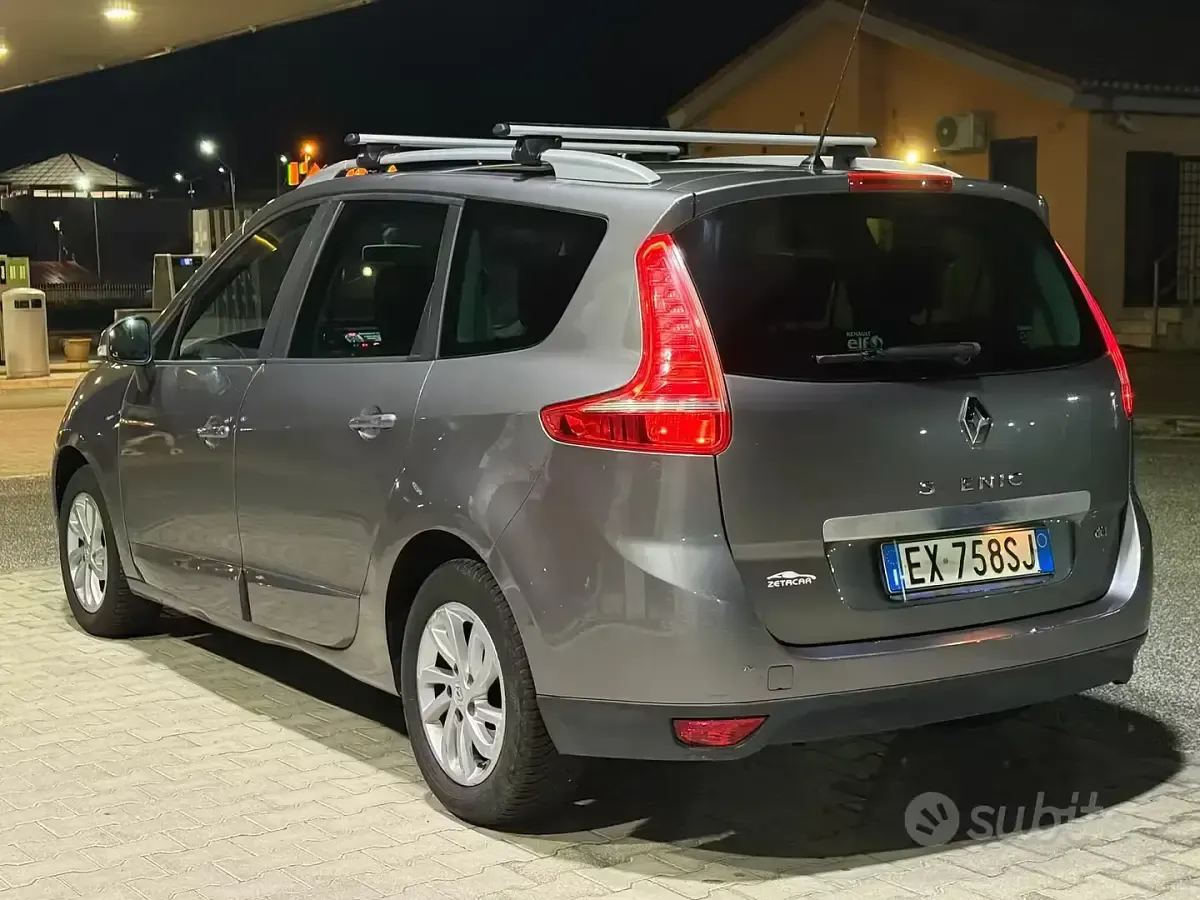 Usata Renault Scénic III 110 CV (80 kW) 2014 Grigio Monovolume