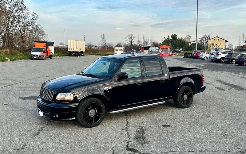 Usata Ford V8 367 CV (269 kW) 2002 Nero SUV