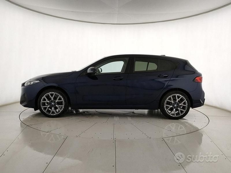 Ny BMW 118 150 HK (110 kW) 2025 Blå Halvkombi