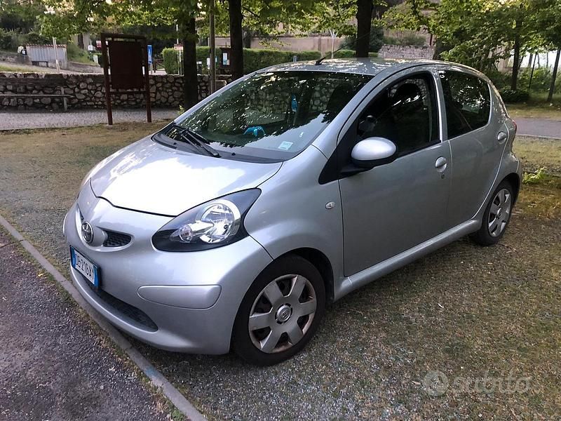 Usata Toyota Aygo 2006 Grigio Utilitaria