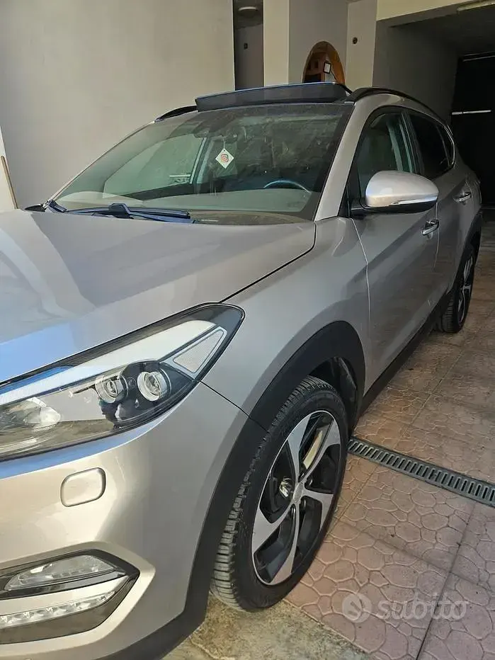 Usata Hyundai Tucson 141 CV (103 kW) 2016 Grigio SUV