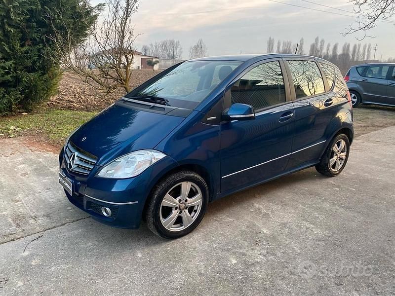 Usata Mercedes A180 Avantgarde 108 CV (79 kW) 2009 Blu Berlina