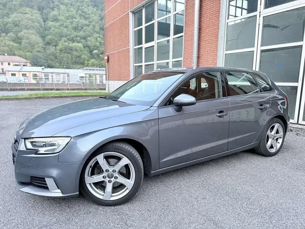 Usata Audi A3 Sport 110 CV (80 kW) 2017 Blu/azzurro Berlina