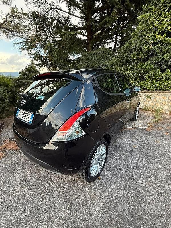 Usata Lancia Ypsilon S 69 CV (50 kW) 2014 Nero Utilitaria