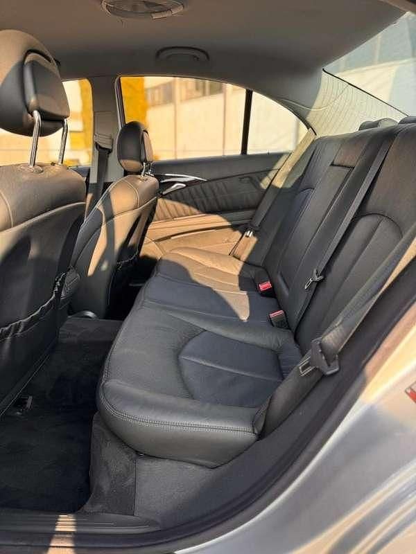Usata Mercedes E270 Avantgarde 177 CV (130 kW) 2004 Argento Berlina
