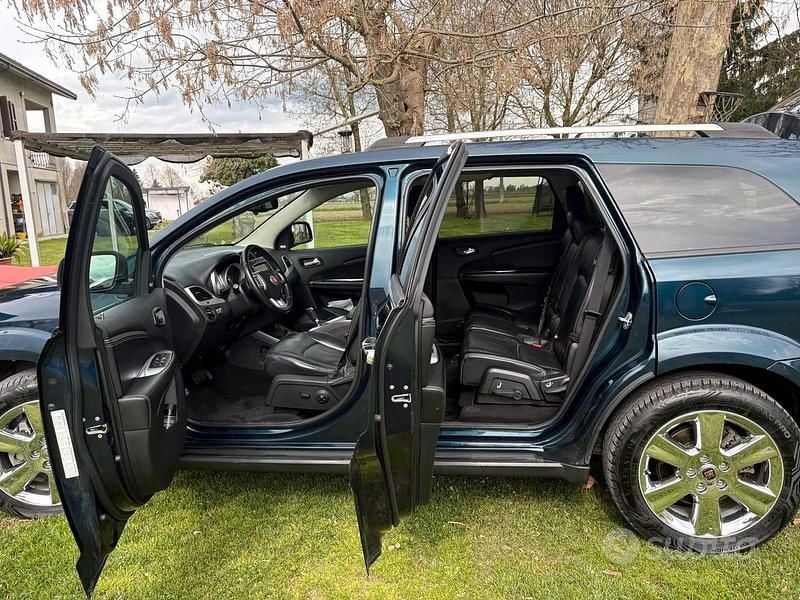 Usata Fiat Freemont Lounge 170 CV (125 kW) 2013 Blu SUV