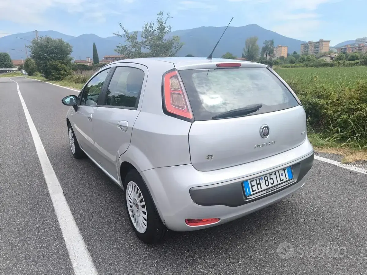 Usata Fiat Punto Evo Dynamic 77 CV (56 kW) 2012 Grigio Utilitaria