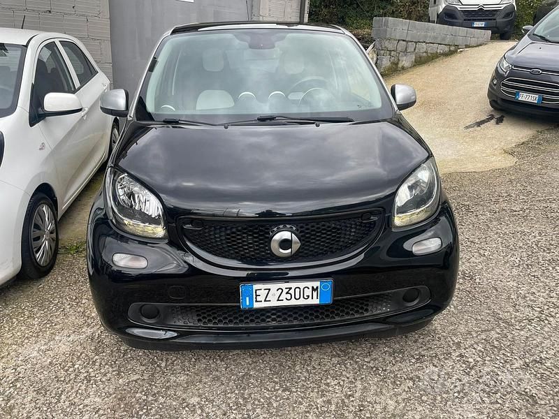Usata Smart ForFour Passion 71 CV (52 kW) 2016 Nero Utilitaria