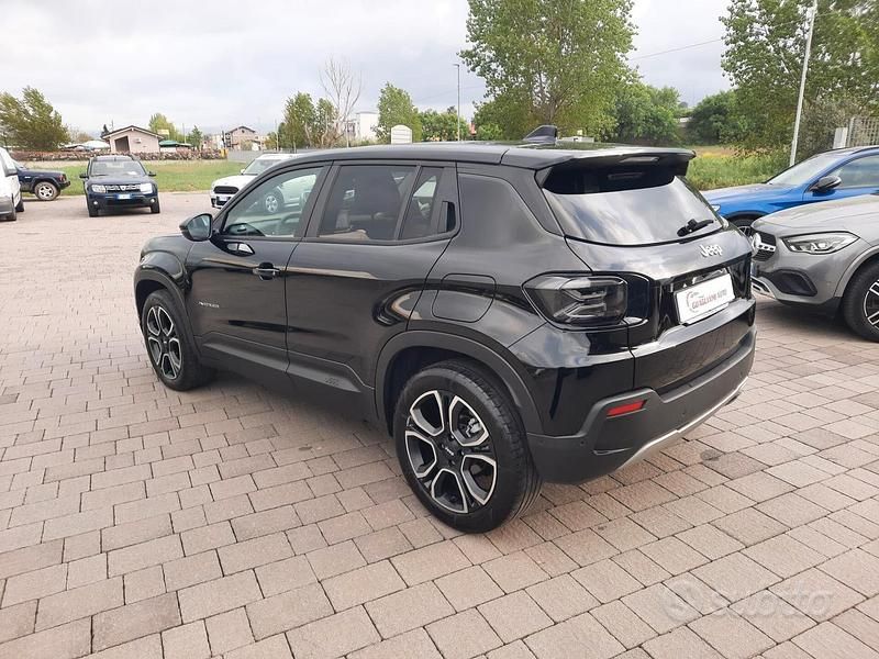 Usado Jeep Avenger Summit 101 CV (74 kW) 2023 Negro SUV