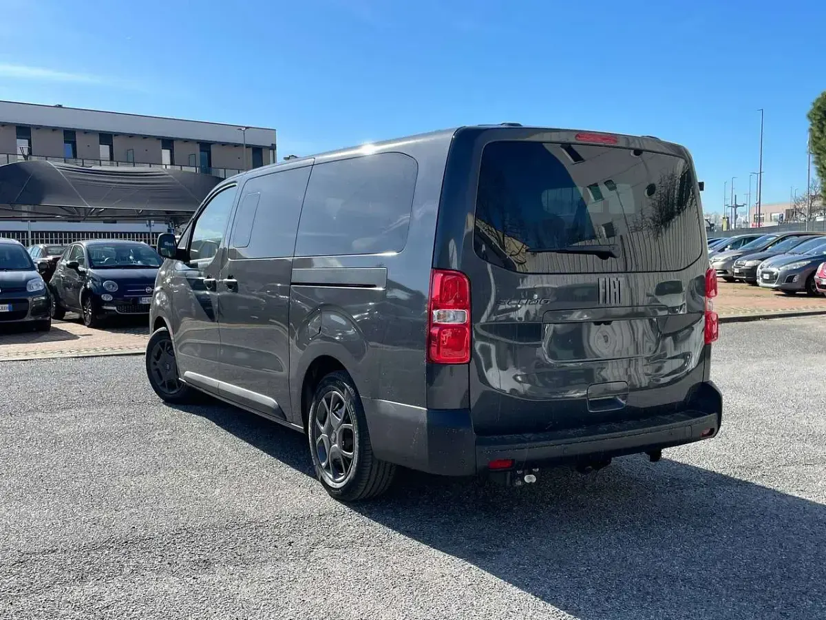 Nuova Fiat E-Ulysse 130 kW (177 CV) 2026 Grigio Monovolume
