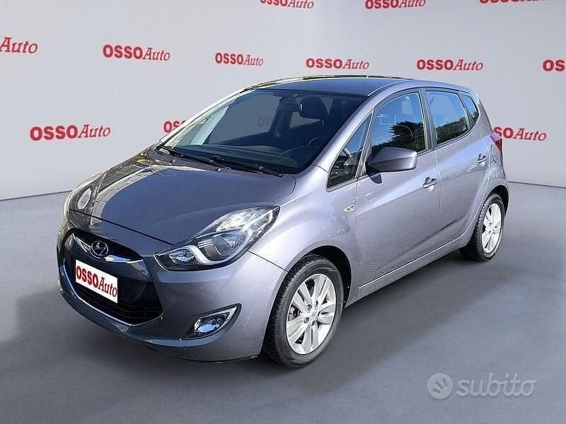 Usata Hyundai ix20 Comfort 90 CV (66 kW) 2014 Grigio Utilitaria