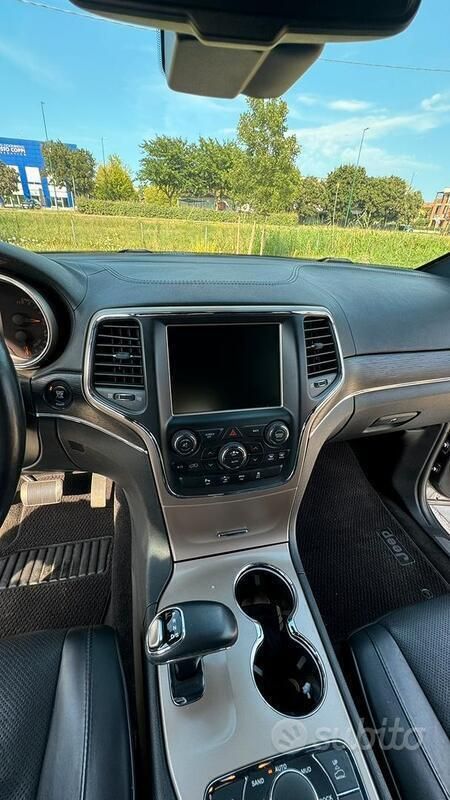 Usata Jeep Grand Cherokee Summit 250 CV (183 kW) 2016 Grigio SUV