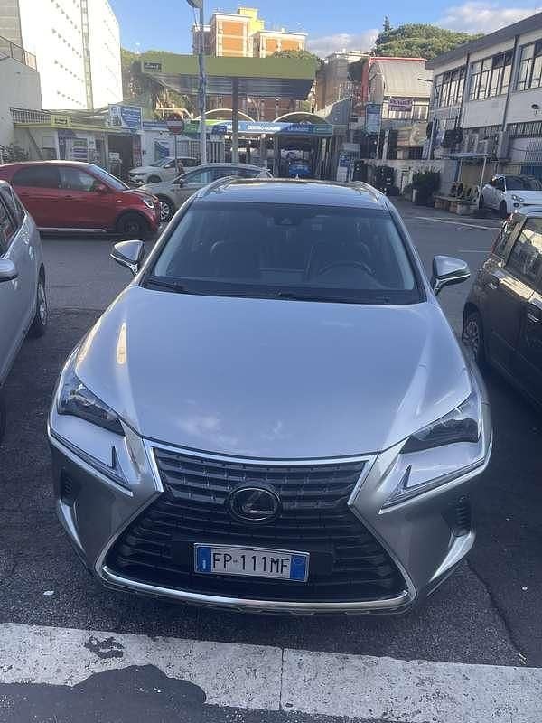 Usata 2017 Lexus NX300h E-FOUR Luxury Line SUV | 23.000 € (Buon prezzo) - Immagine 1/4