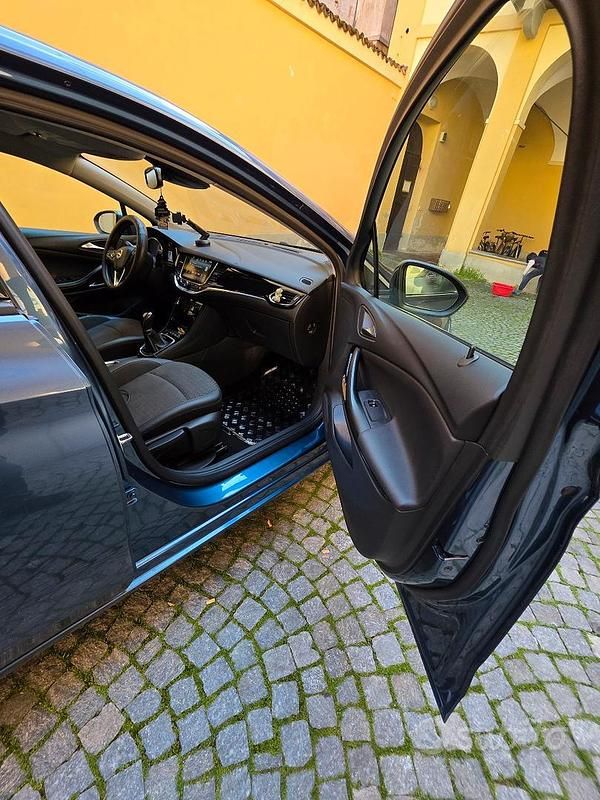 Usata Opel Astra 136 CV (100 kW) 2016 Nero Berlina