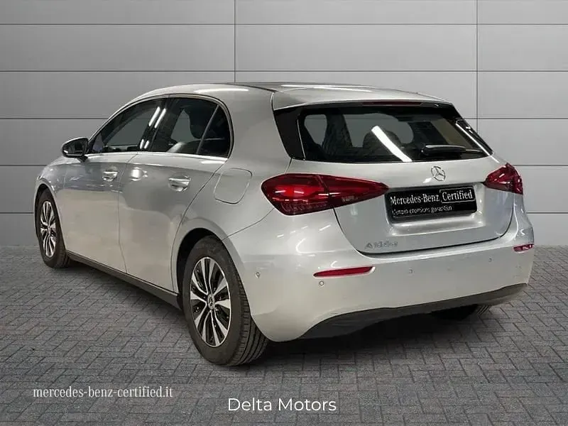 Usata Mercedes A180 Advanced 116 CV (85 kW) 2025 Argento high tech Utilitaria