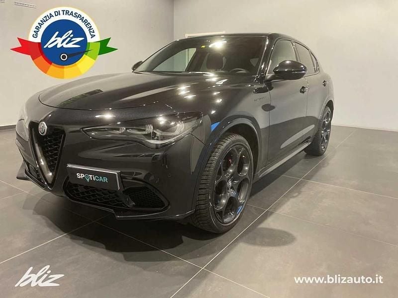 Nero Usata 2023 Alfa Romeo Stelvio Competizione SUV | 46.900 € (Molto cara) - Immagine 1/4