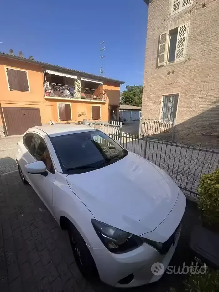Usata Mazda 2 105 CV (77 kW) 2017 Bianco Berlina