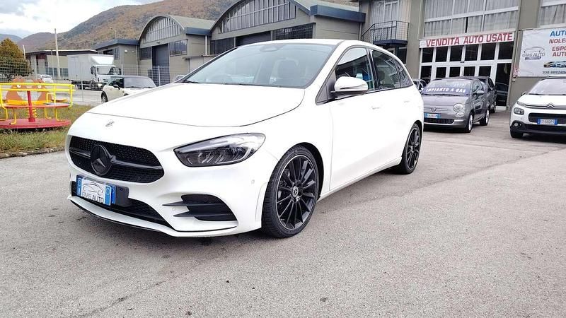 Usata Mercedes B180 AMG Line Premium Plus 116 CV (85 kW) 2023 Bianco Monovolume