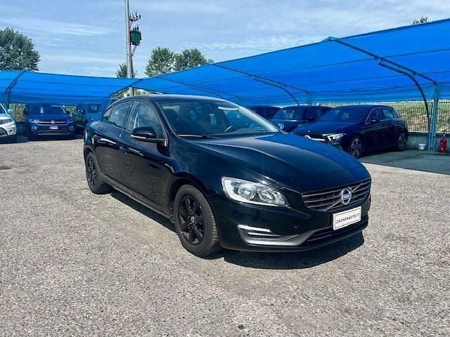 Usata Volvo S60 Momentum 120 CV (88 kW) 2015 Nero Berlina