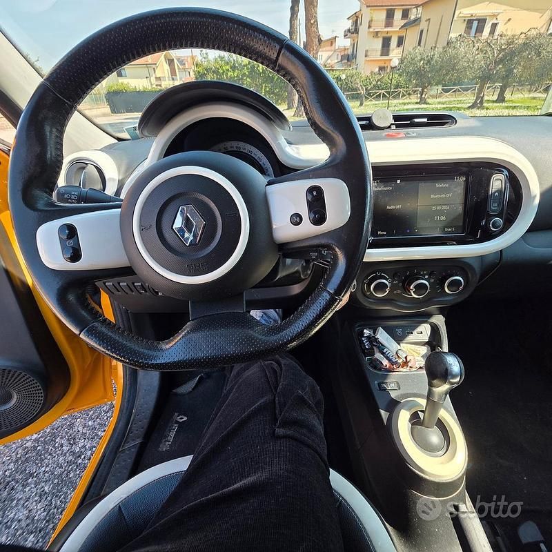 Usata Renault Twingo 92 CV (67 kW) 2019 Giallo Utilitaria