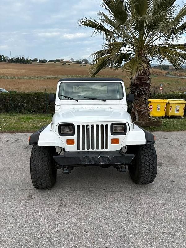 Usata Jeep Wrangler 1988 Bianco SUV
