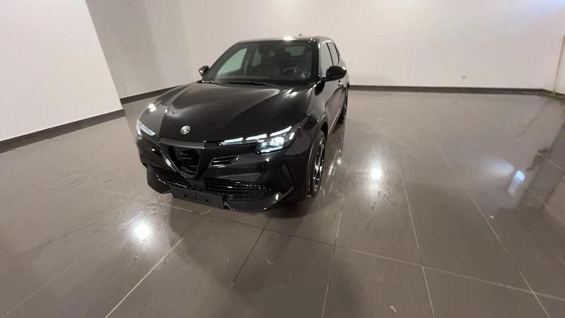 Nuova Alfa Romeo Junior Edizione Speciale 136 CV (100 kW) 2025 Nero metallizzato SUV