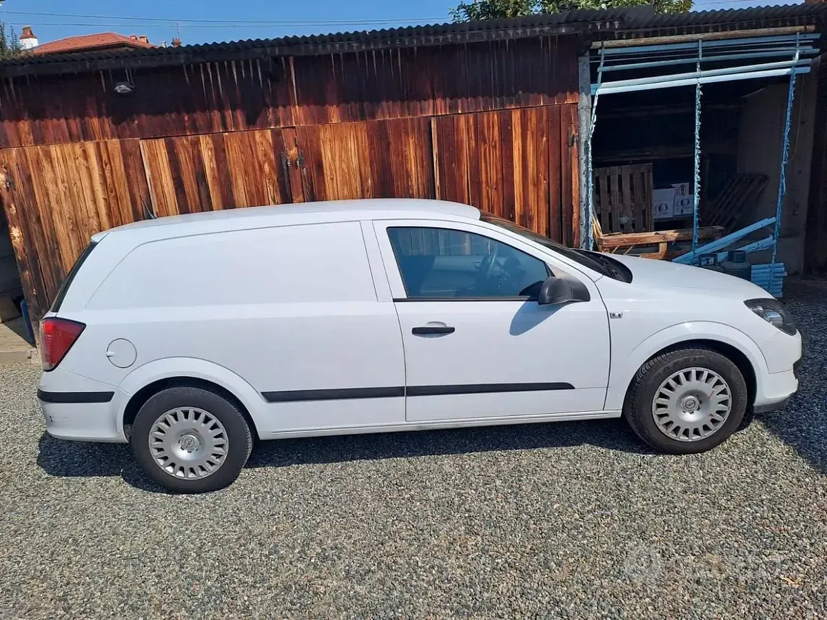 Usata Opel Astra 90 CV (66 kW) 2007 Bianco Furgone