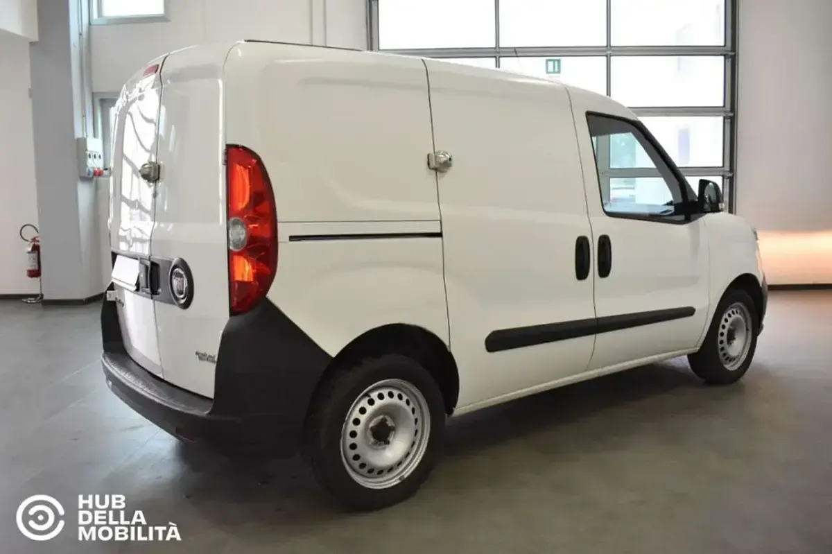 Usata Fiat Doblò Business 120 CV (88 kW) 2020 Bianco Monovolume
