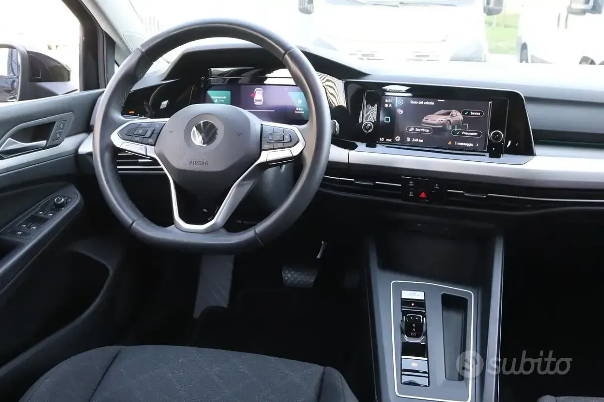 Usata VW Golf VIII 116 CV (85 kW) 2021 Nero Utilitaria