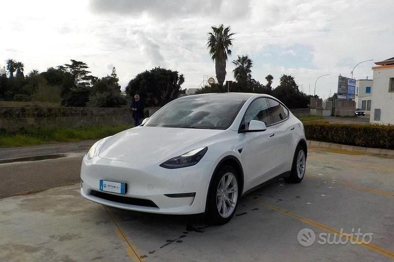 Bianco Usata 2022 Tesla Model Y Long Range AWD SUV | 34.990 € (Cara) - Immagine 1/4