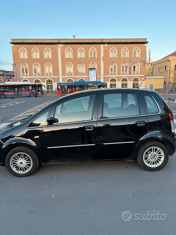Usata Lancia Musa 2009 Nero Monovolume