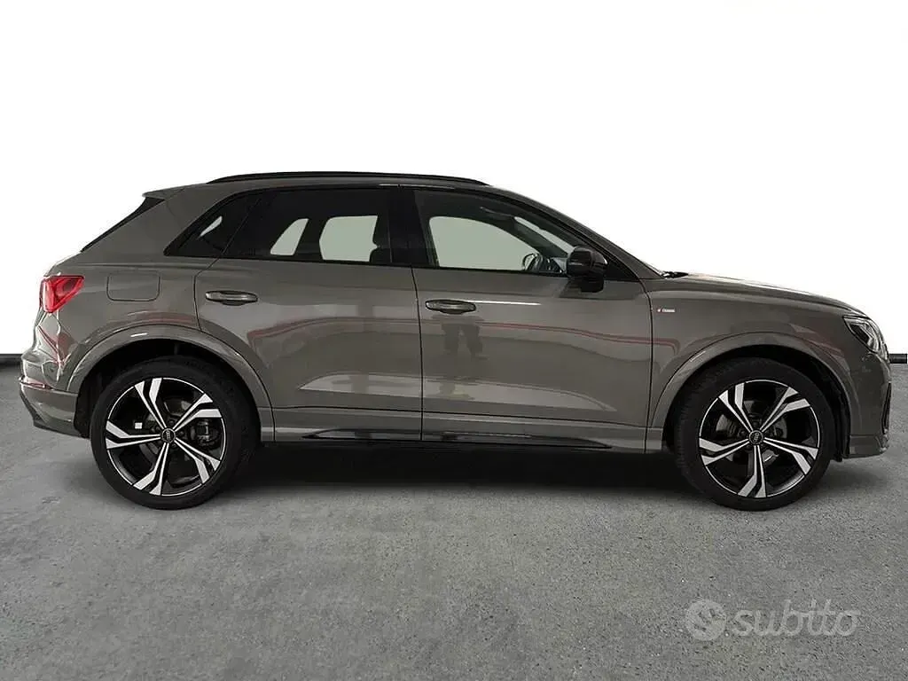 Usata Audi Q3 S-Line 150 CV (110 kW) 2022 Grigio SUV