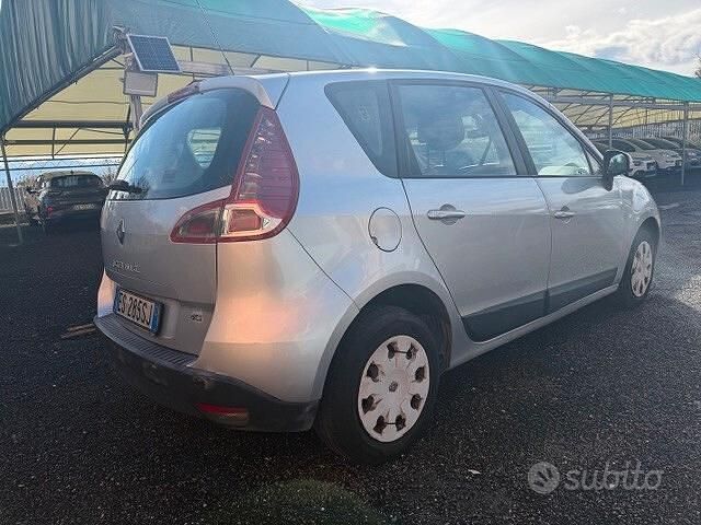 Usata Renault Scénic III Dynamique 110 CV (80 kW) 2010 Grigio Monovolume