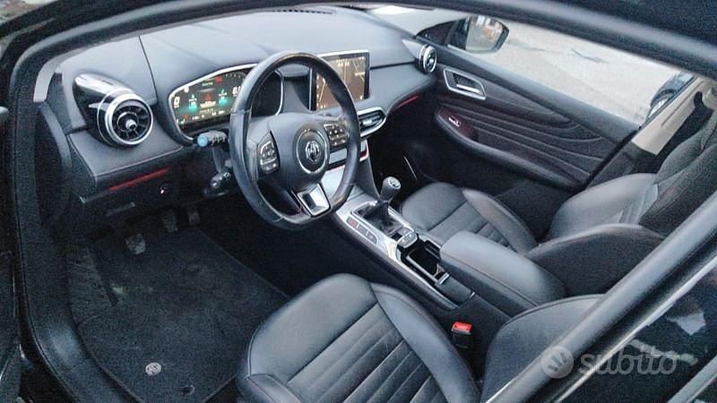 Usata MG HS Luxury 162 CV (119 kW) 2024 Nero SUV