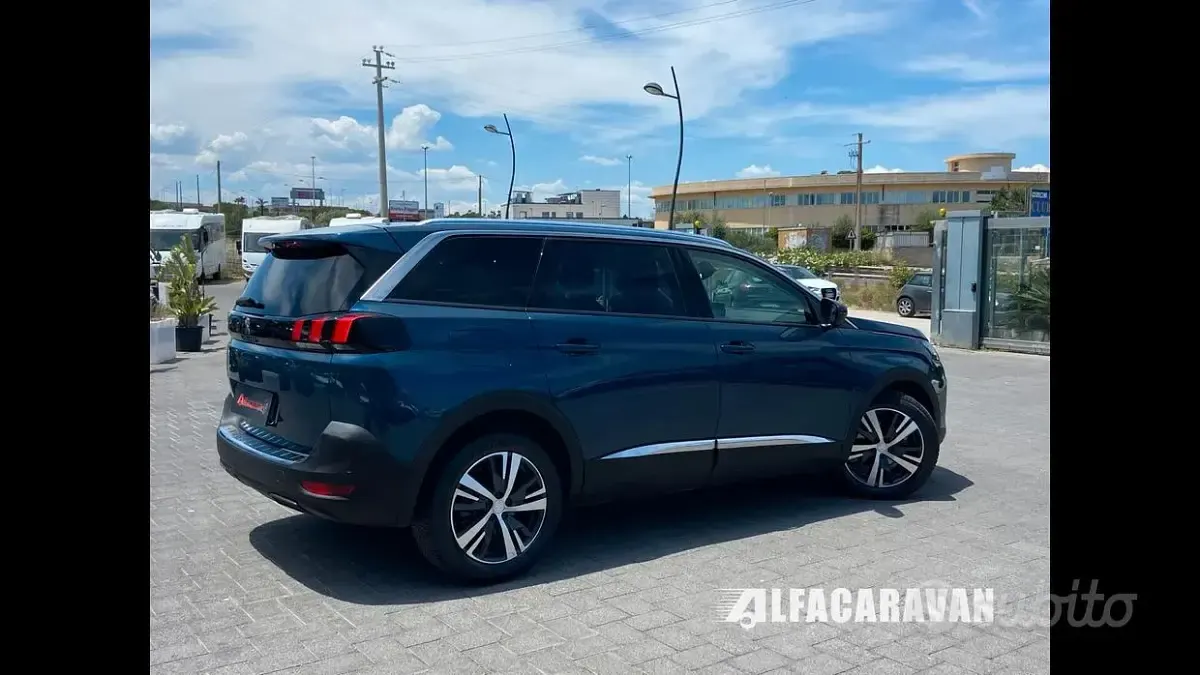 Usata Peugeot 5008 Allure 131 CV (96 kW) 2023 Blu SUV