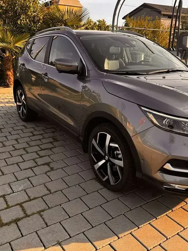Usata Nissan Qashqai Pack 159 CV (116 kW) 2020 Grigio SUV