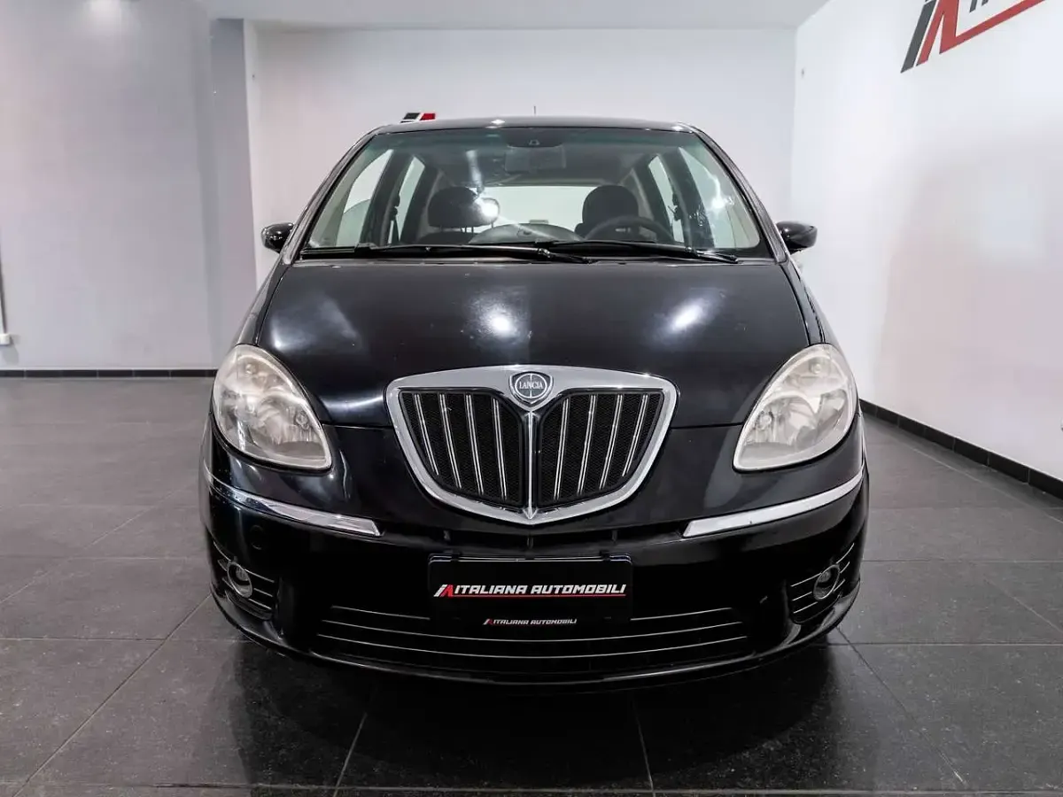 Usata Lancia Musa 95 CV (69 kW) 2009 Nero Monovolume