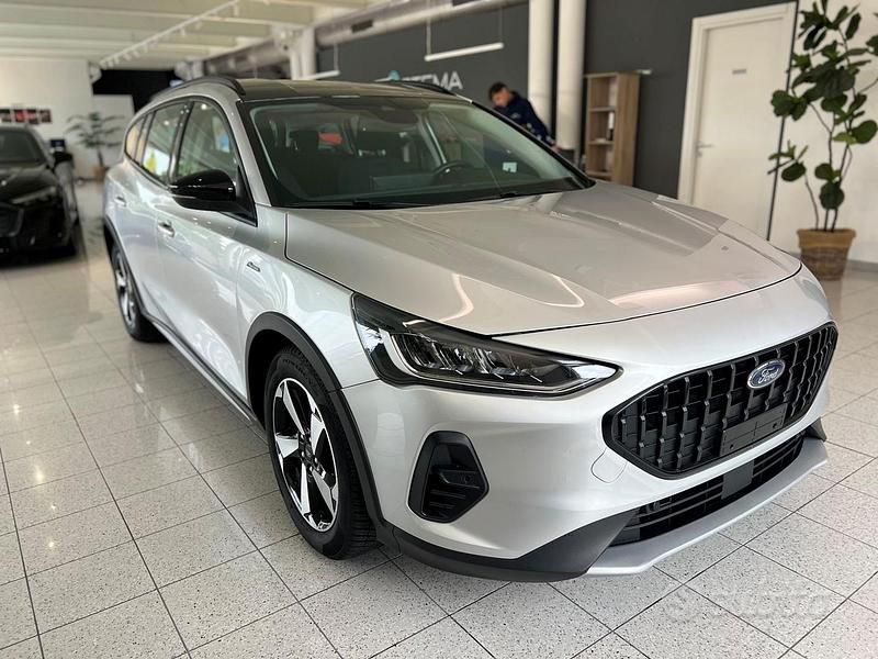 Usata Ford Focus Active 120 CV (88 kW) 2023 Grigio Station wagon