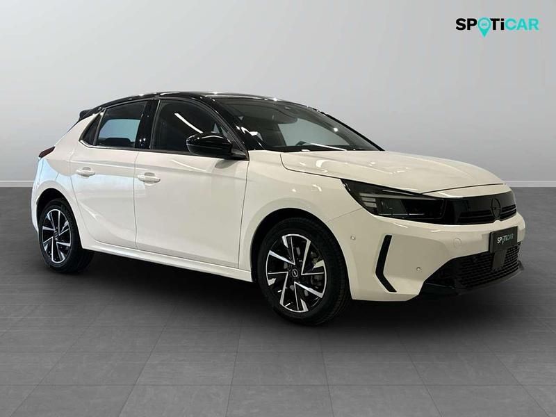 Usata Opel Corsa 101 CV (74 kW) 2025 0q pure white Berlina